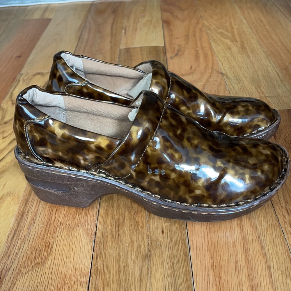BOC Born Concept Tortoise Shell Clog Women NEW Sz 8M Tan Margaret Patent Vegan